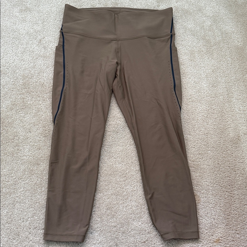 Athleta Interval Stash Ultra Rise Tipped Lasercut 7/8 Legging